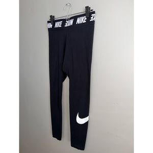 Nike Sportswear High-Waisted Capri Leggings with Swoosh - Size Medium - Black